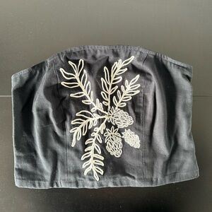 Anthropologie Maeve black embroidered crop top